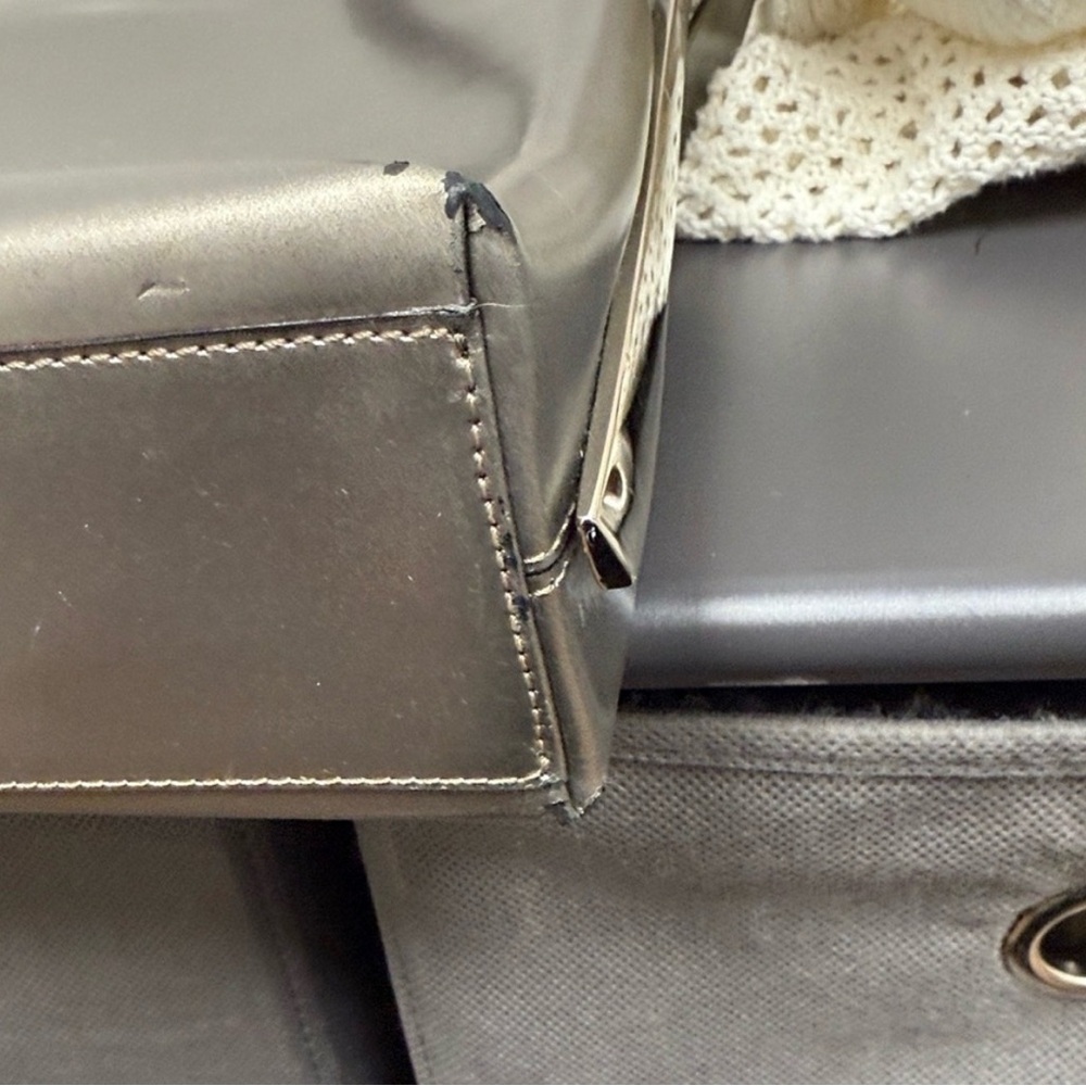 EUC AUTHENTIC VINTAGE SALVATORE FERRAGAMO METALLIC GREY/SILVER - Picture 8 of 11
